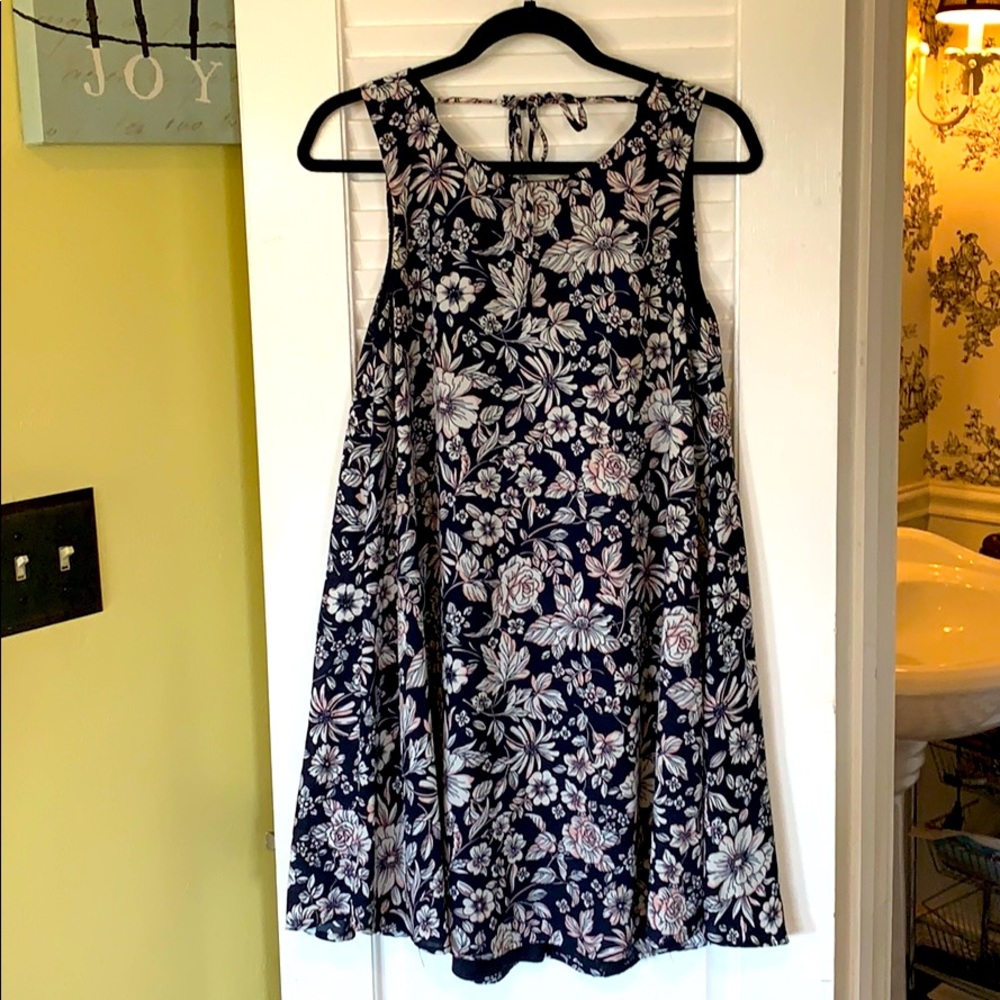 Sleeveless floral dress
